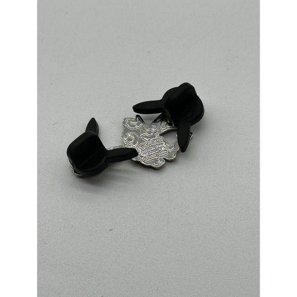 Lugia V Pin From The Crown Zenith Unown V & Lugia V Special Collection Box - Picture 2 of 2